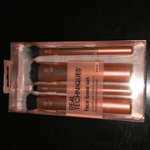 🎁 Real Techniques Face Base Set of 4 Makeup Brushes NEW NWT Gift Idea